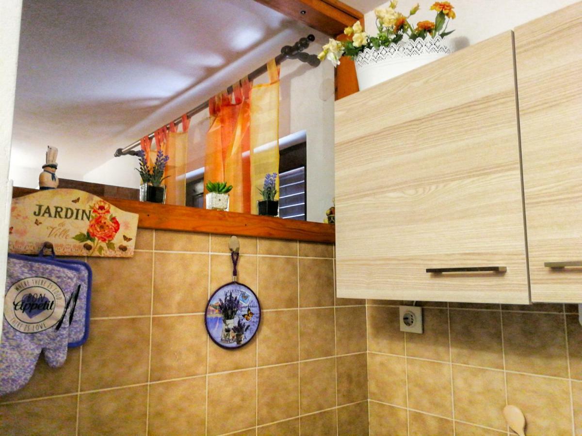 Apartman Damir Sumartin Exteriör bild